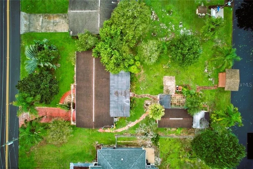 1557 LAKE CLAY DR