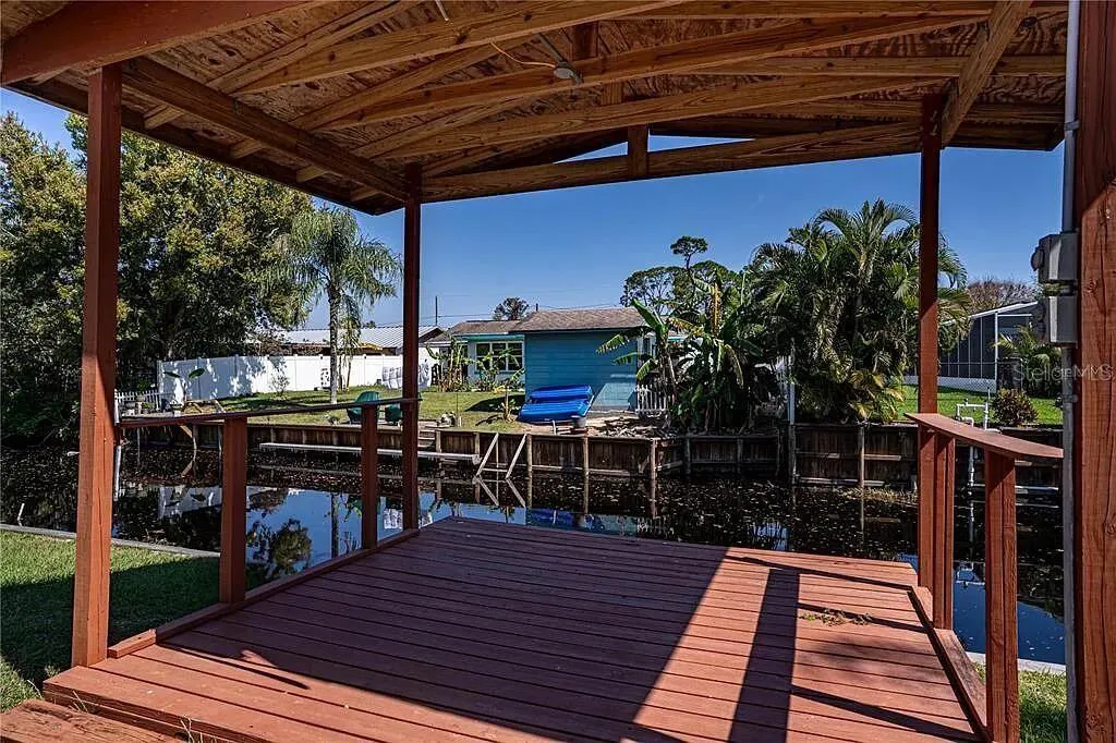 1557 LAKE CLAY DR