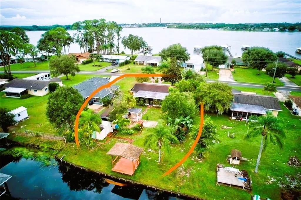 1557 LAKE CLAY DR