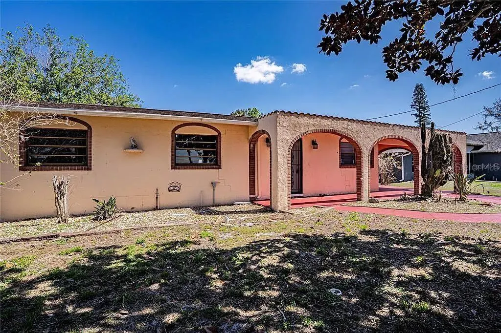 1557 LAKE CLAY DR