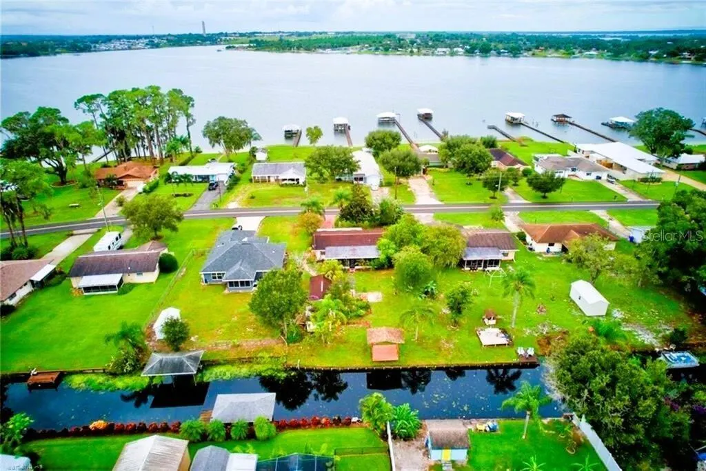 1557 LAKE CLAY DR