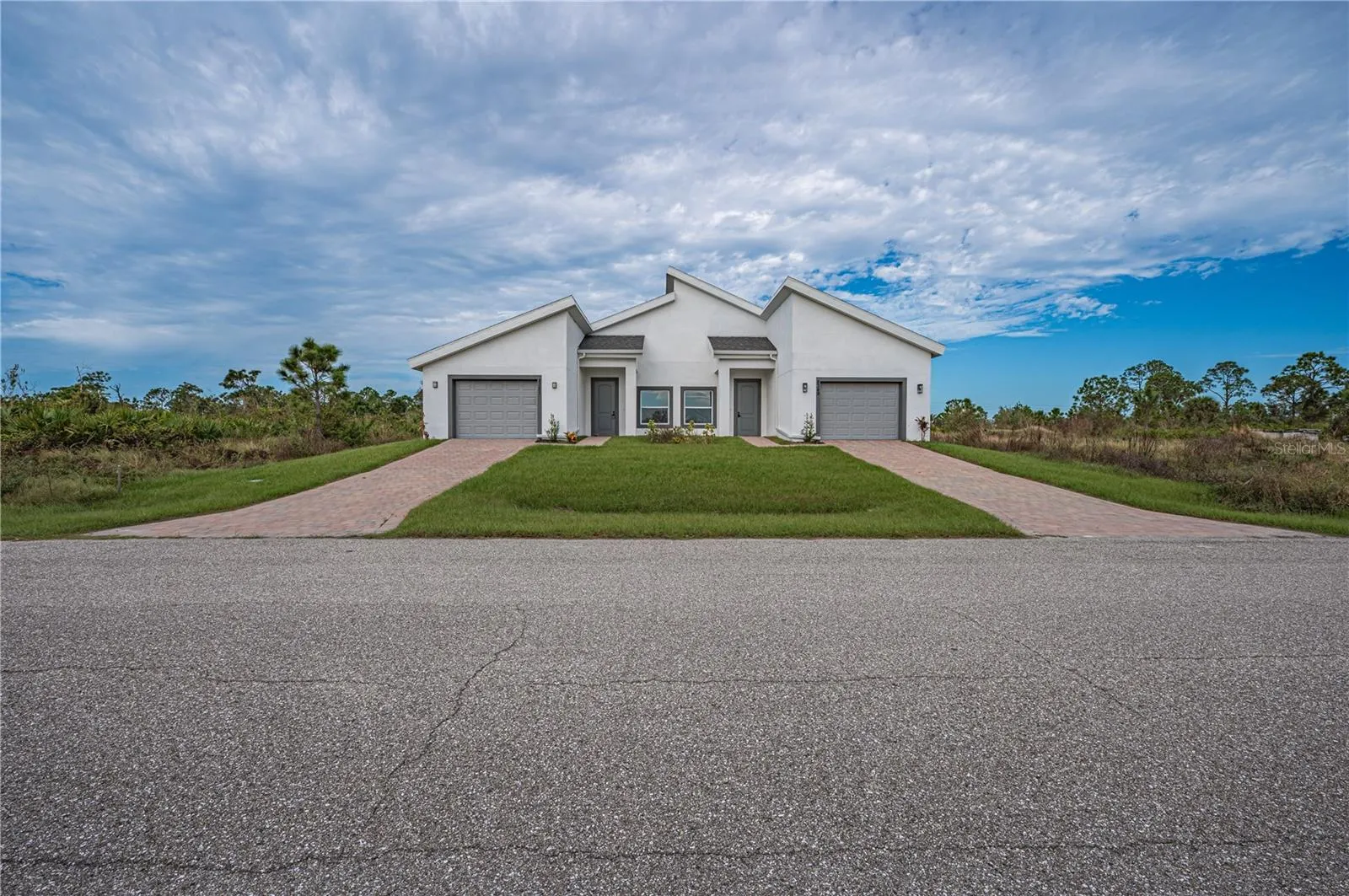 8349 & 8351 AGATE ST
