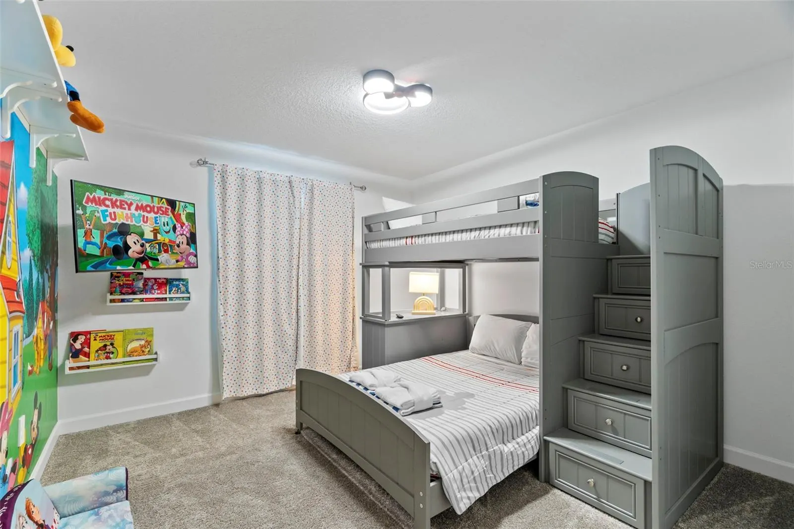 1134 KINGSBARN ST