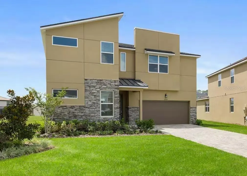 8904 TROPICAL HAVEN CT