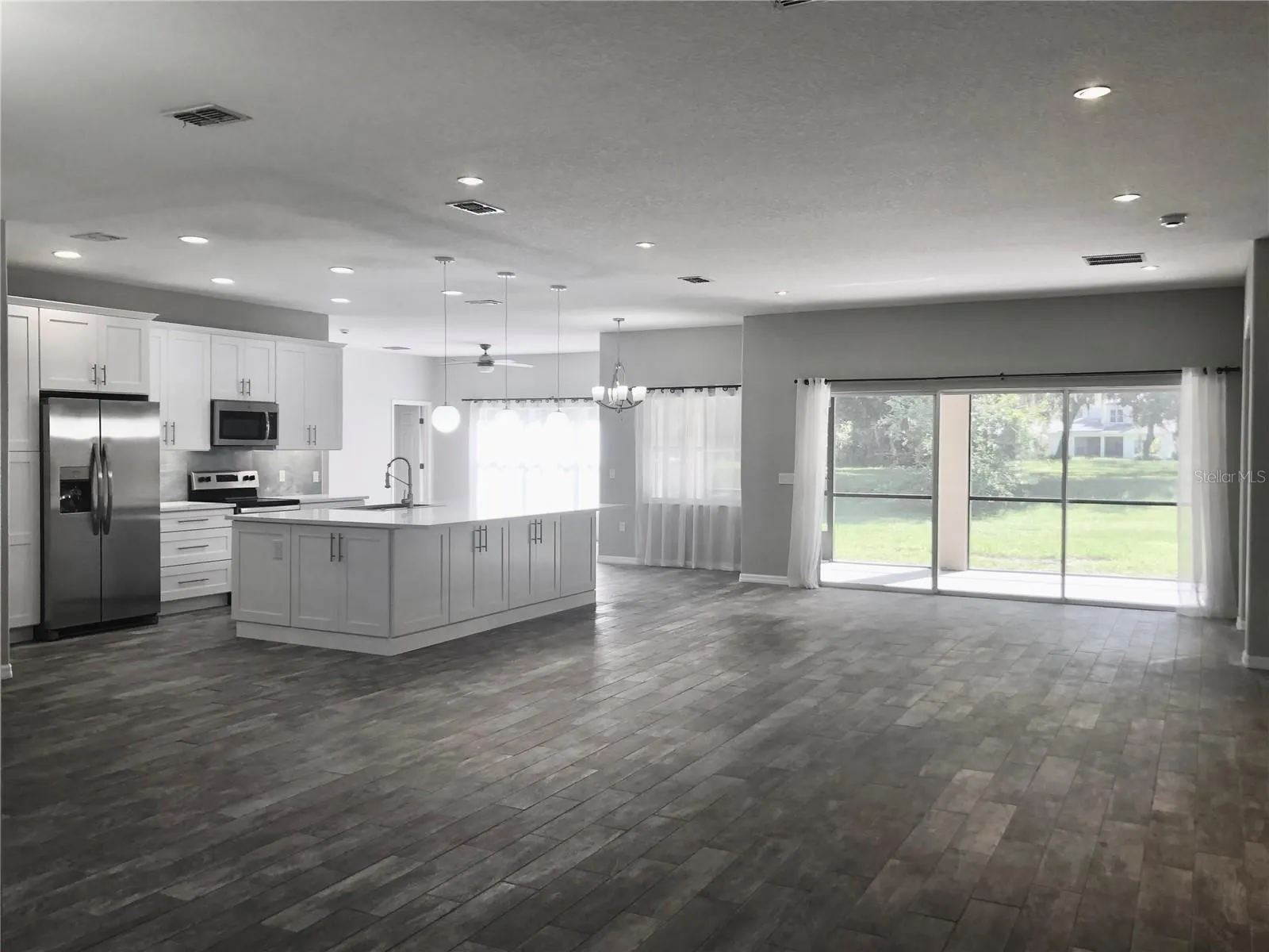 3711 EAGLE ISLE CIR