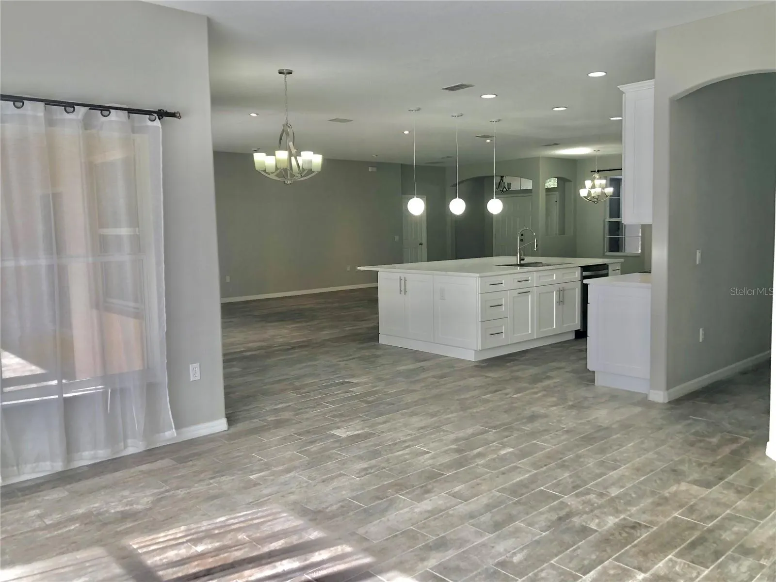 3711 EAGLE ISLE CIR