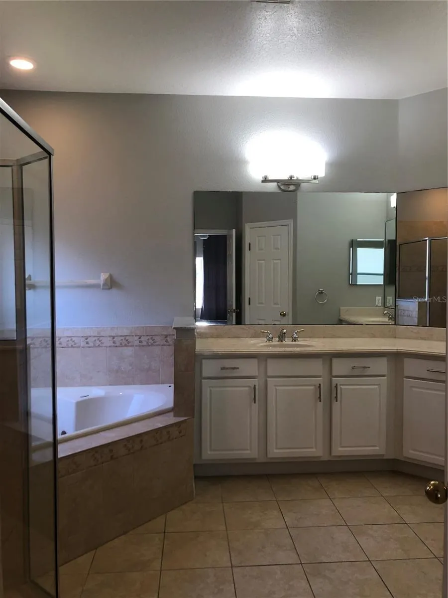 3711 EAGLE ISLE CIR