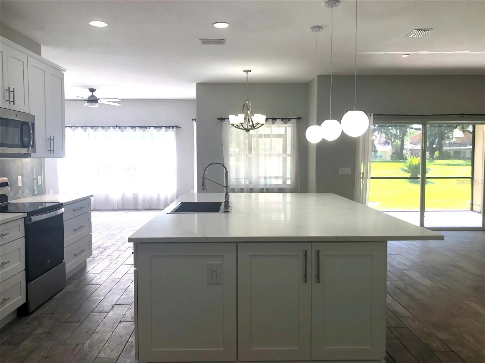 3711 EAGLE ISLE CIR