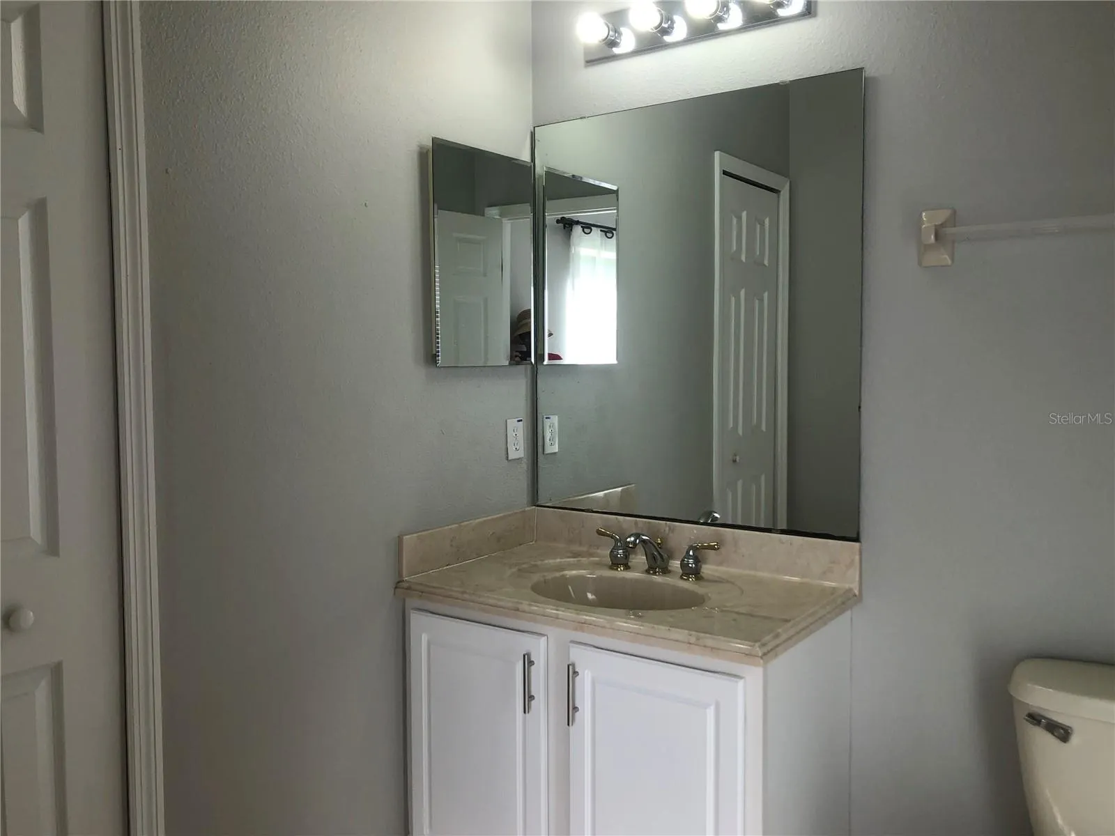 3711 EAGLE ISLE CIR