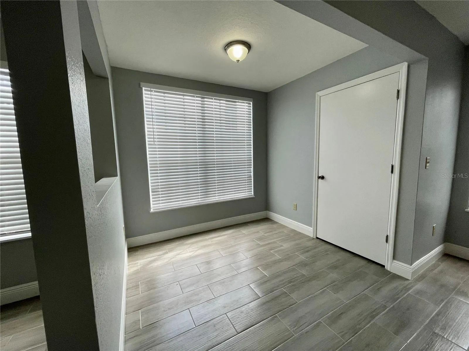 1612 COLUMBIA ARMS CIR #137, #137