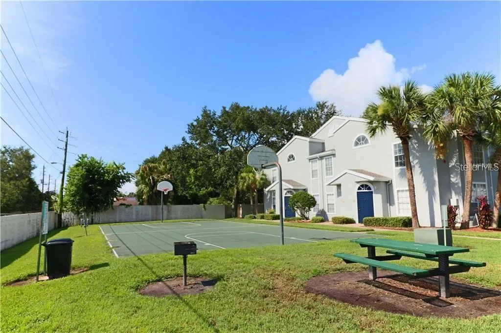 1612 COLUMBIA ARMS CIR #137, #137