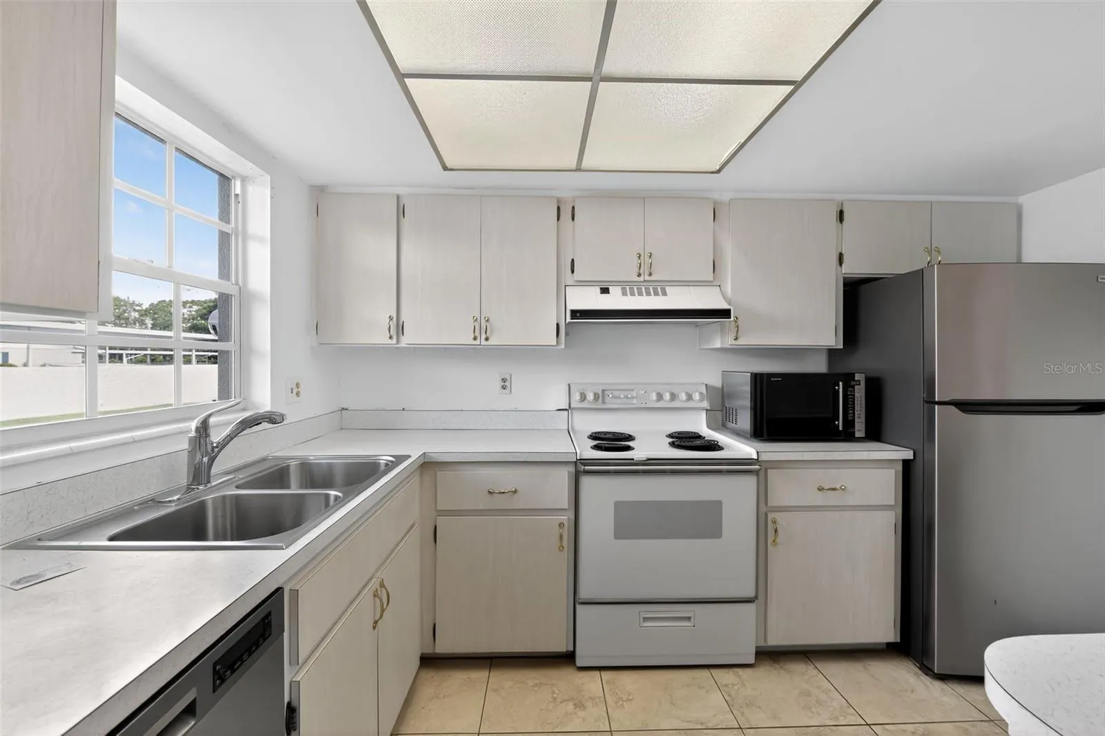 2560 GOLF COURSE DR #507, #507