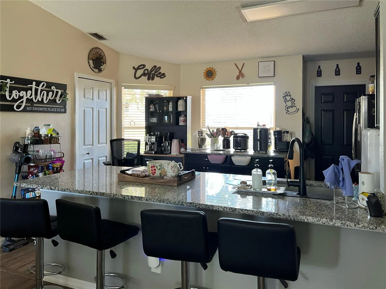 324 ERIE CT