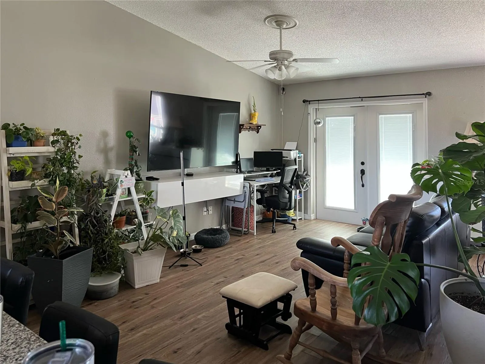324 ERIE CT
