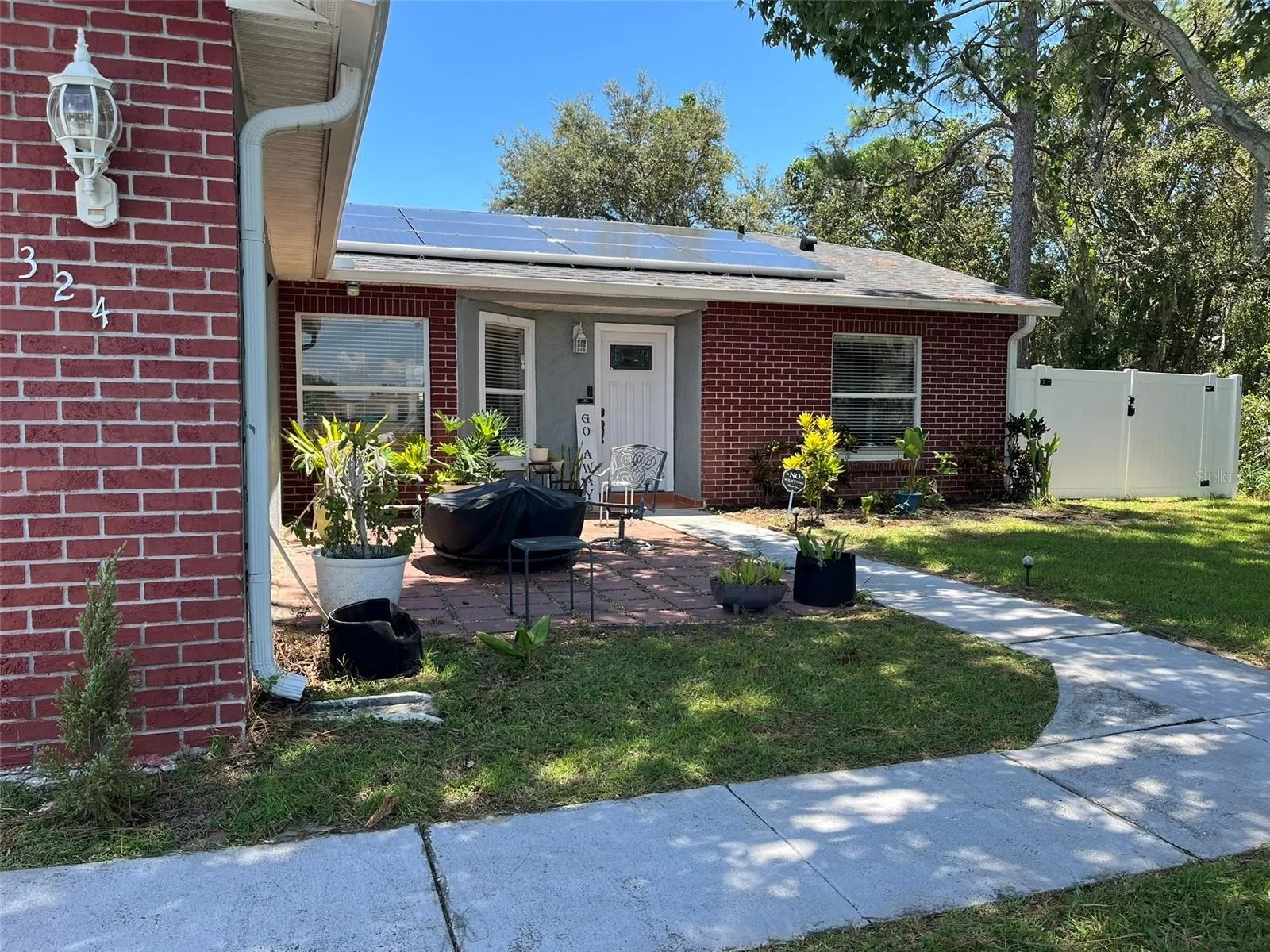 324 ERIE CT