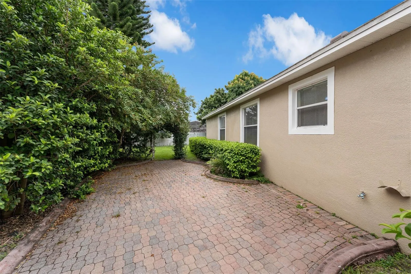 14027 SOBRADO DR