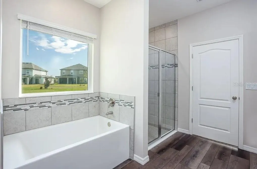 20 FIG CT E