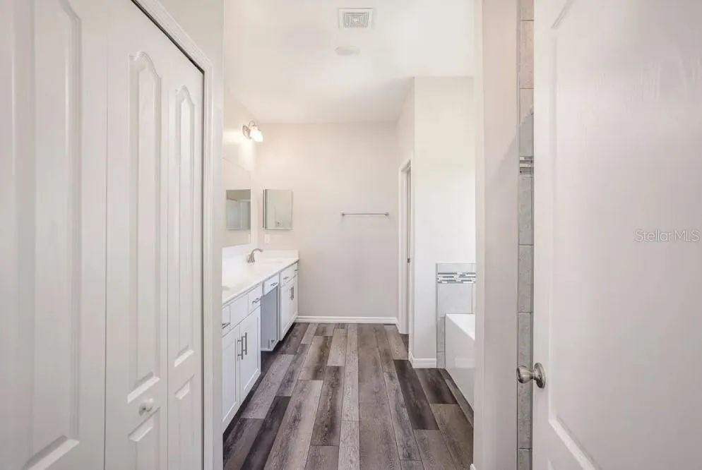 20 FIG CT E