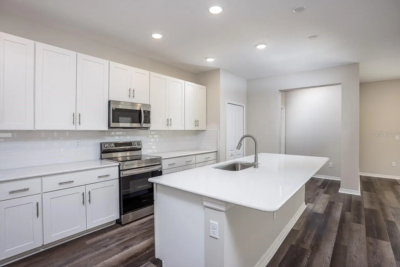 20 FIG CT E