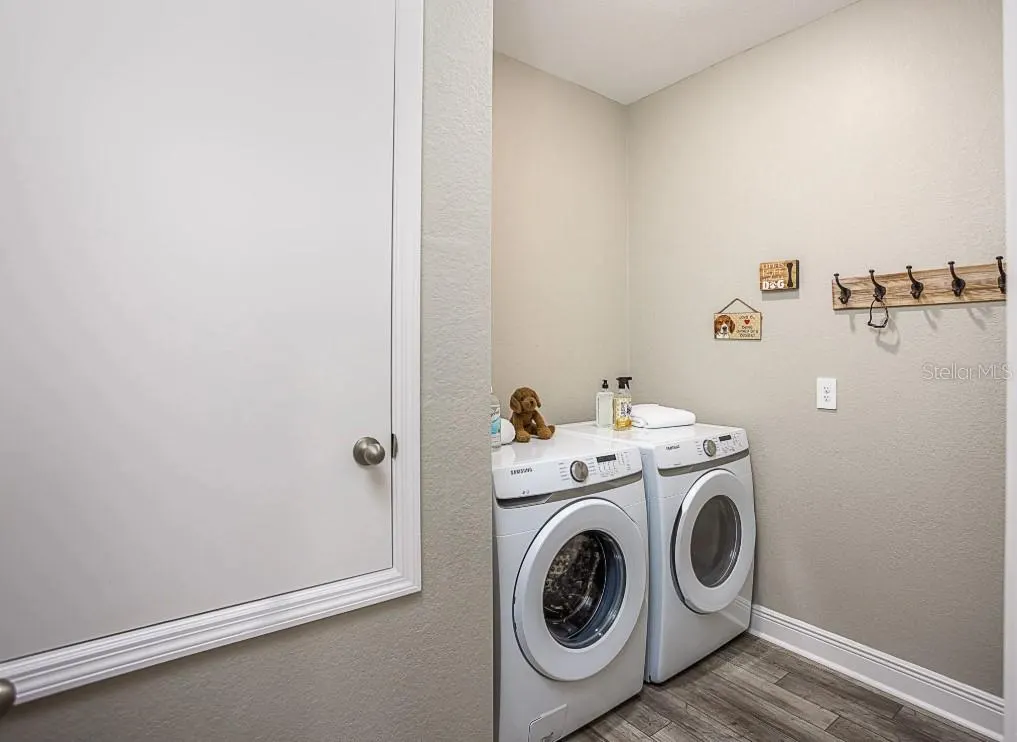 20 FIG CT E