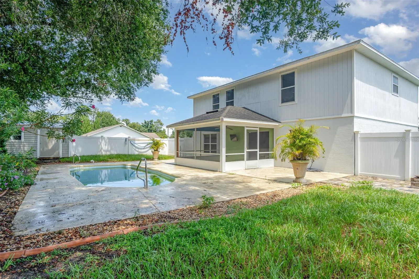 25 PRINCE KAAREL LN