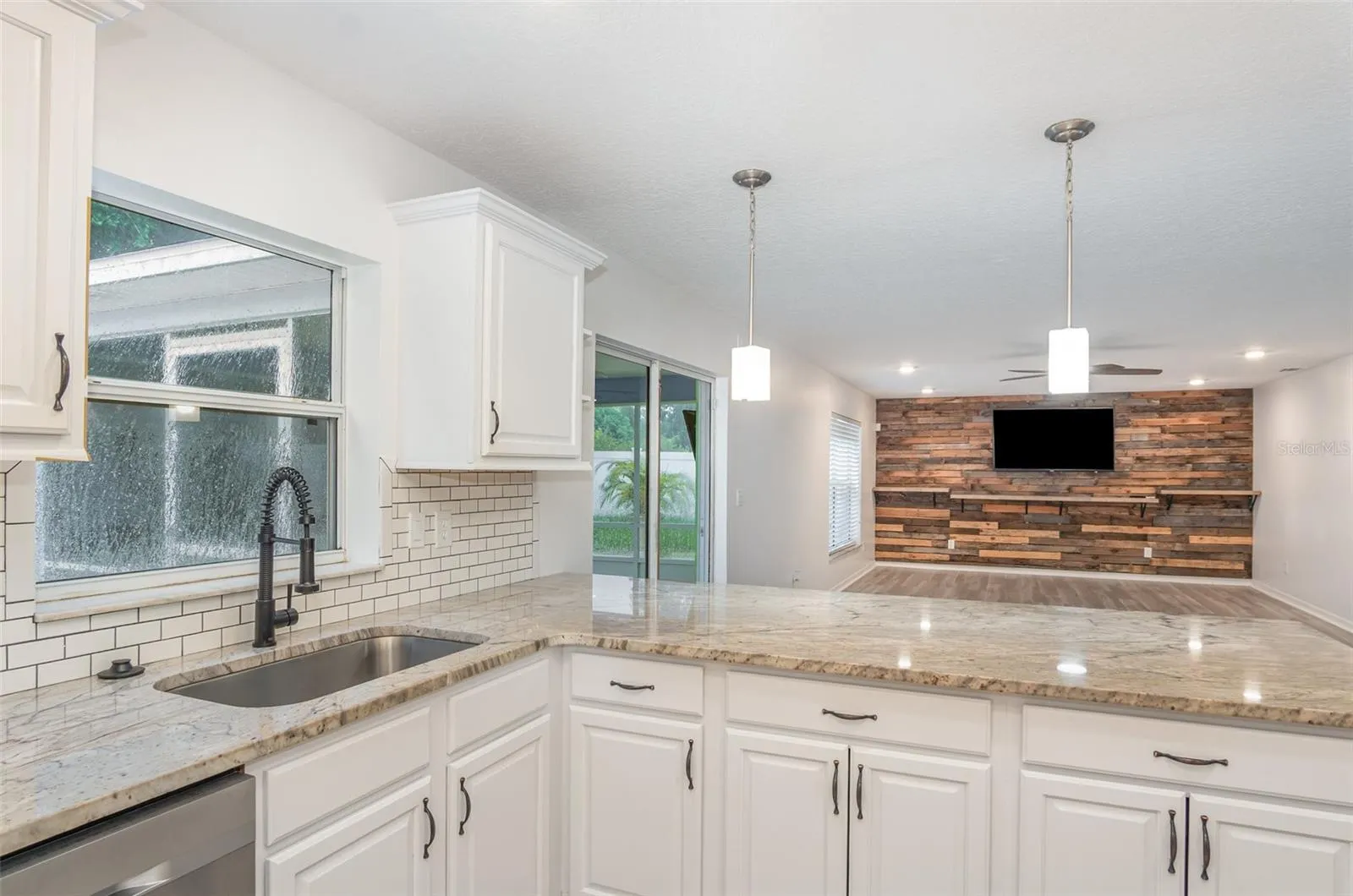 25 PRINCE KAAREL LN