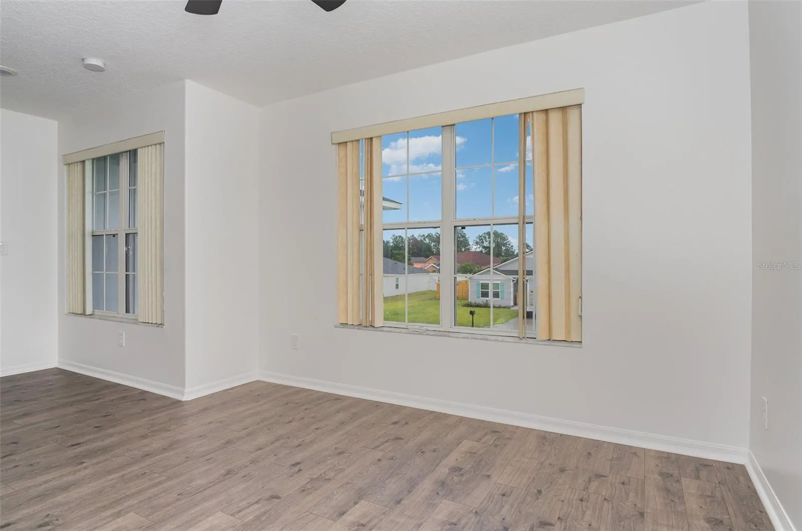 25 PRINCE KAAREL LN