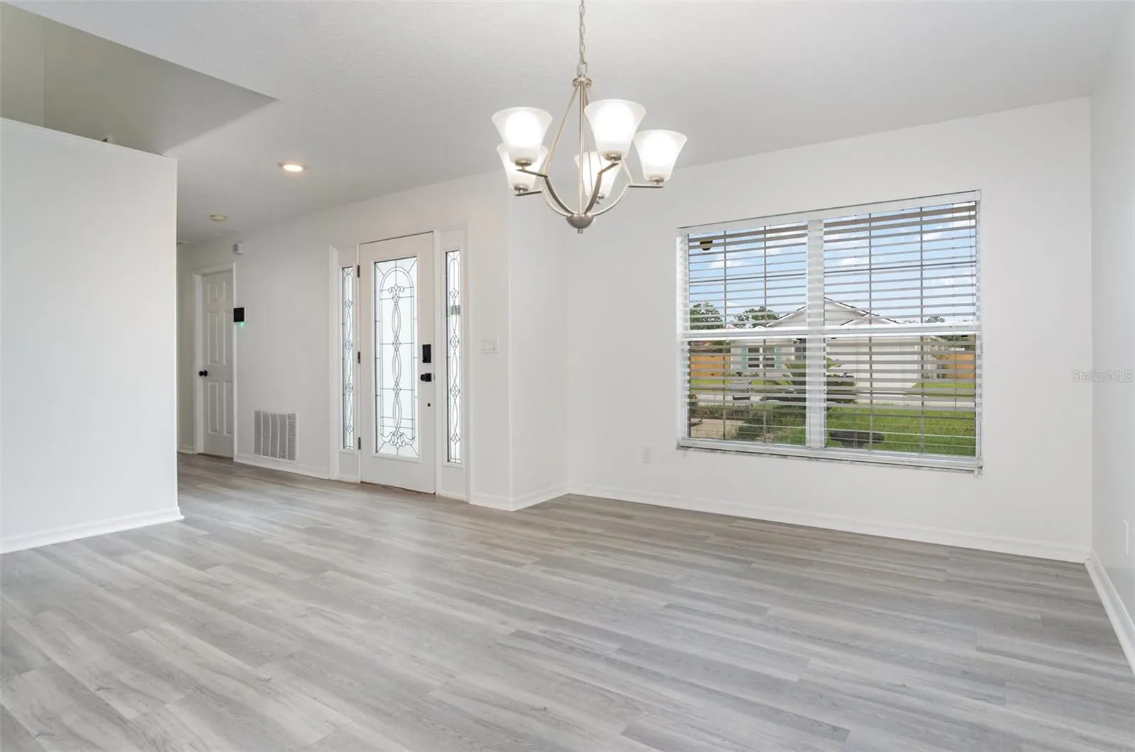 25 PRINCE KAAREL LN