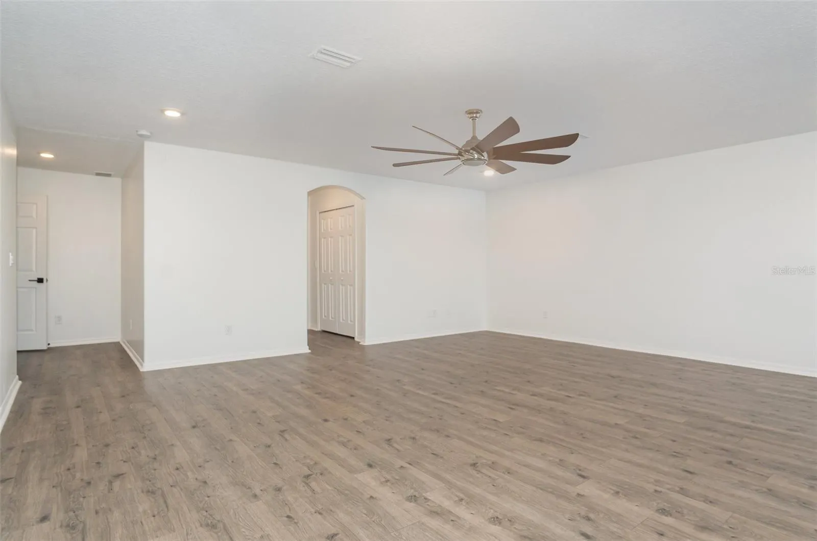 25 PRINCE KAAREL LN