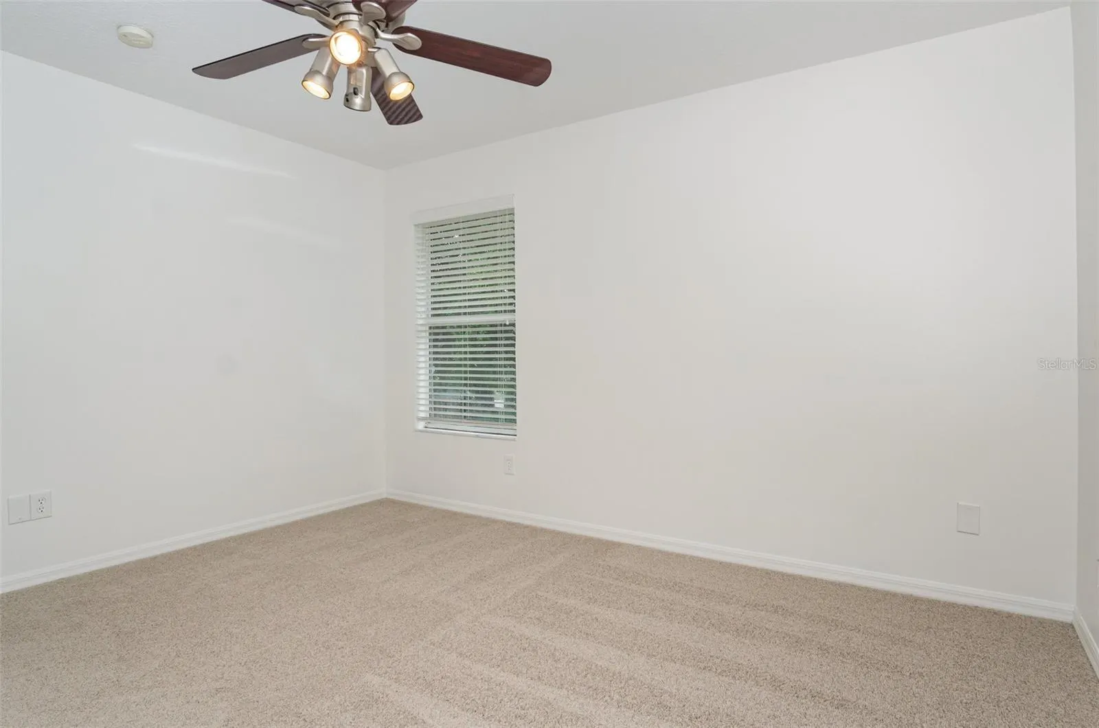 25 PRINCE KAAREL LN