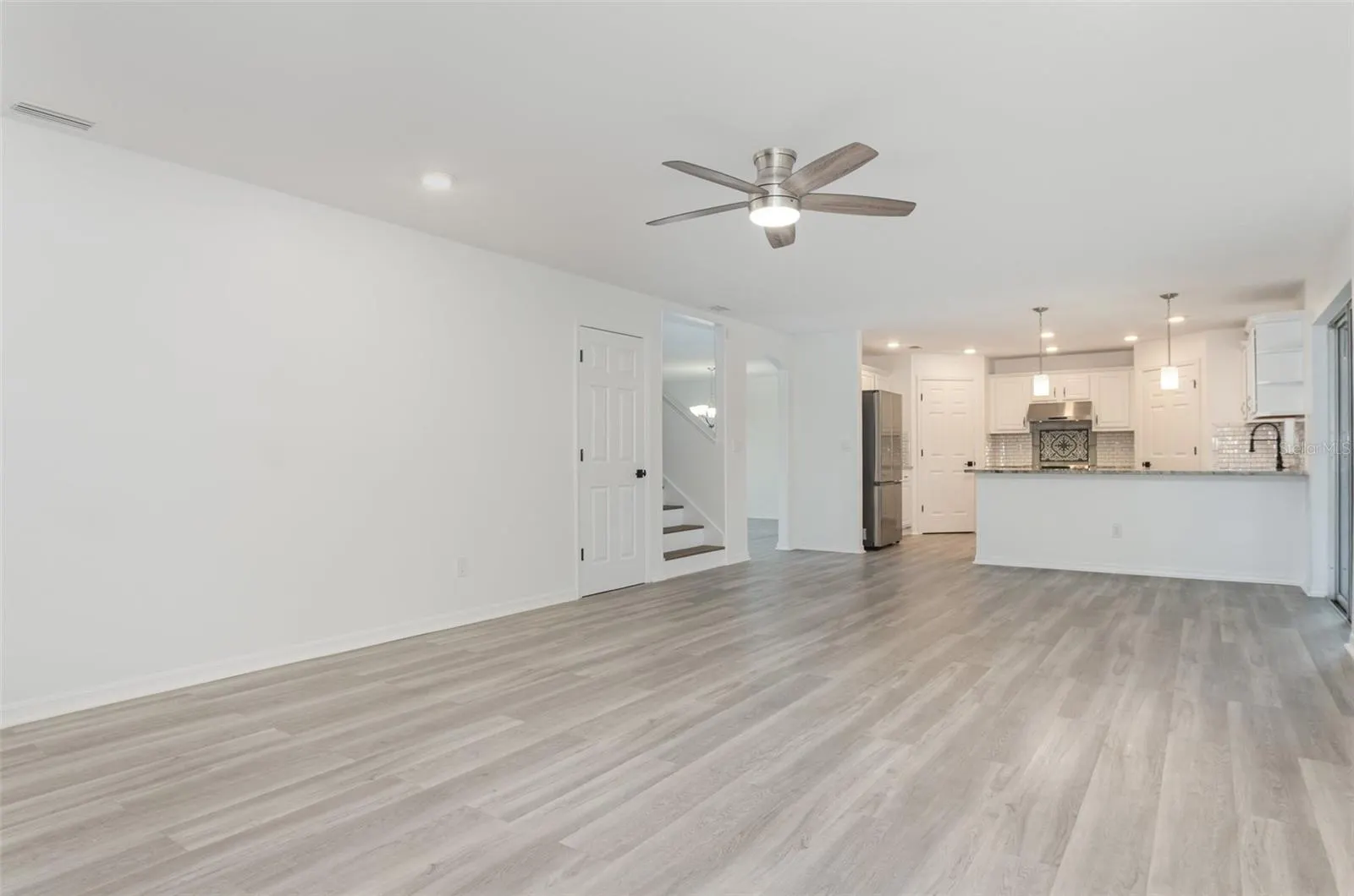 25 PRINCE KAAREL LN