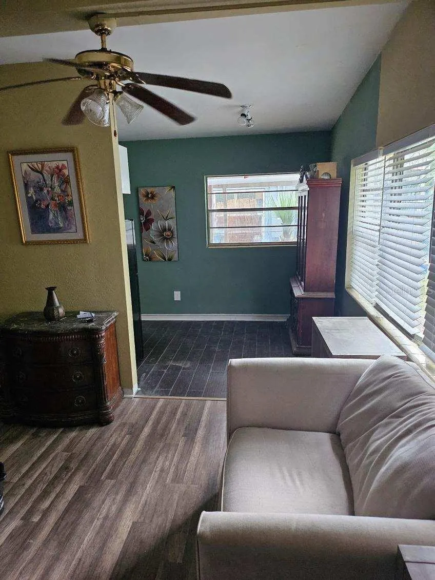 515 SUNSET DR