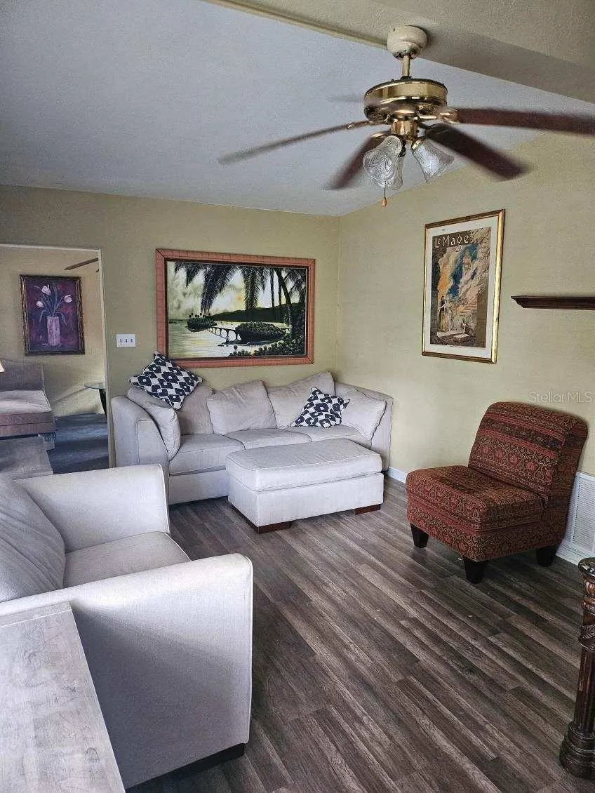 515 SUNSET DR
