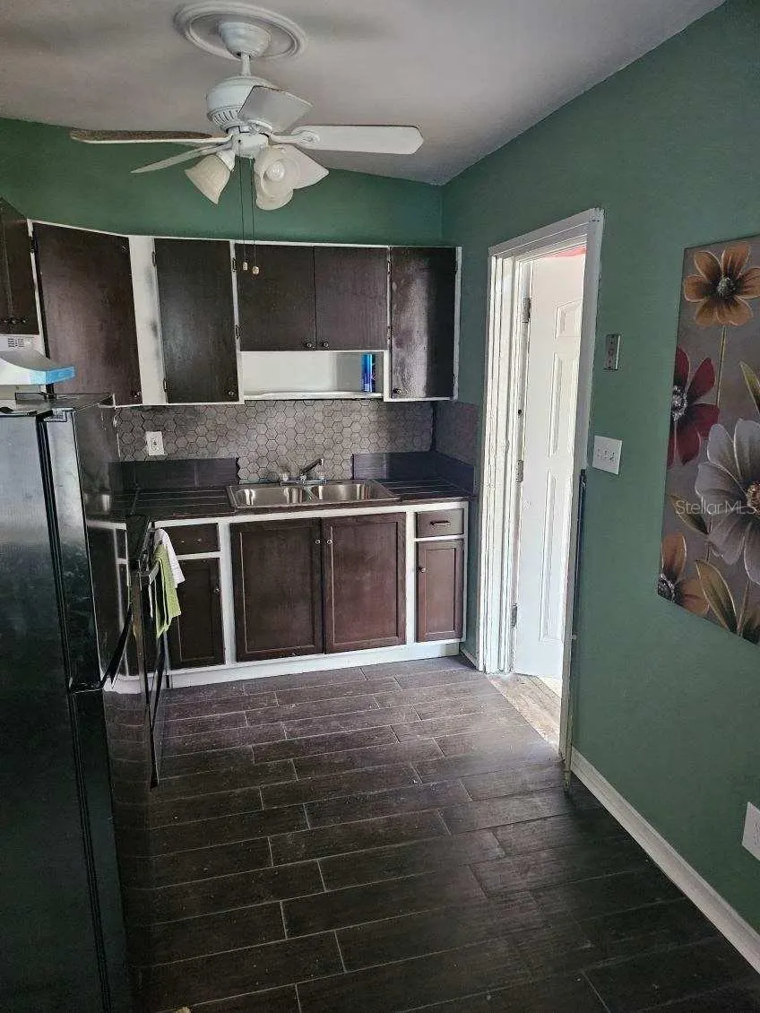515 SUNSET DR