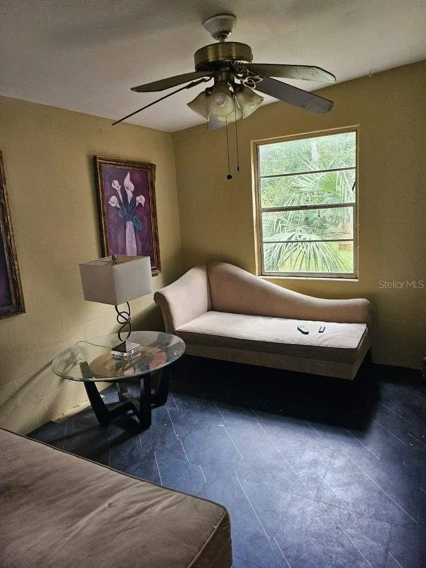 515 SUNSET DR