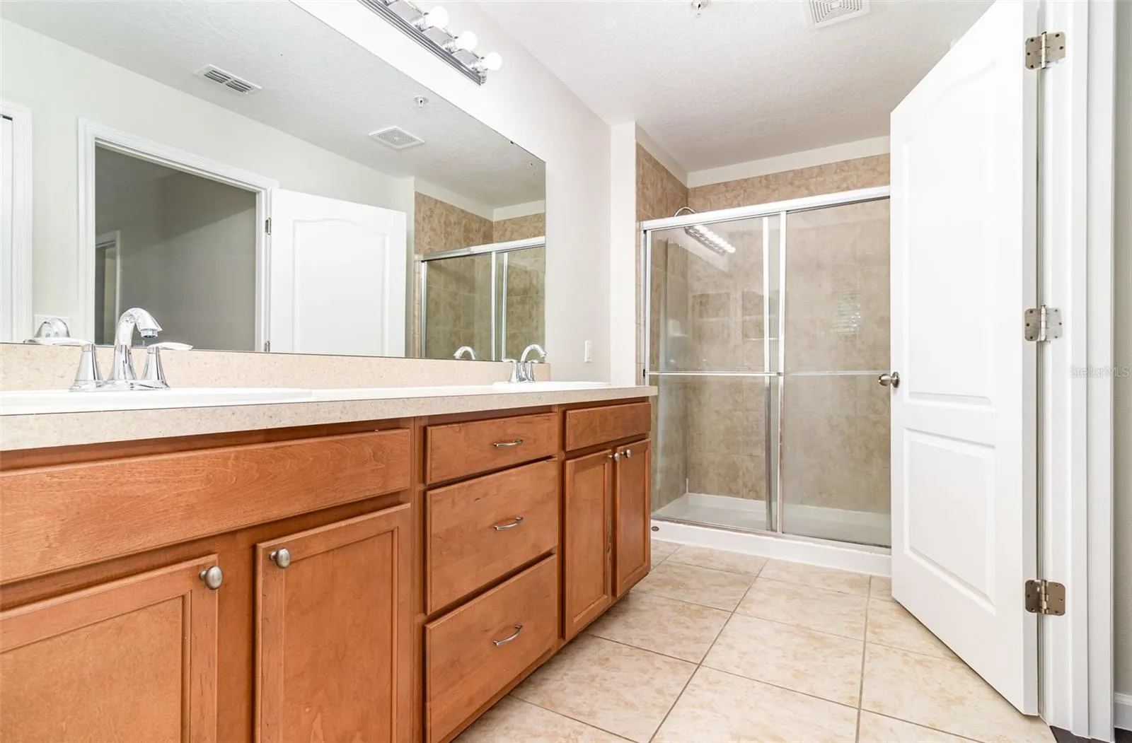 1224 PRIORY CIR