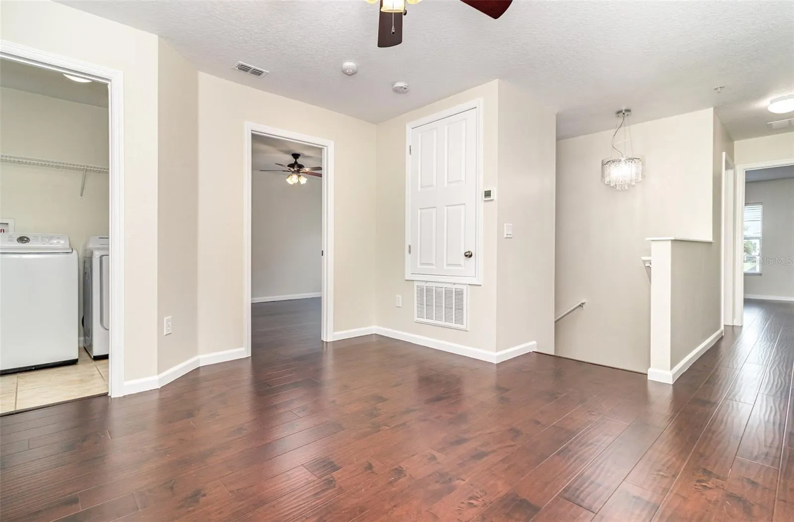 1224 PRIORY CIR