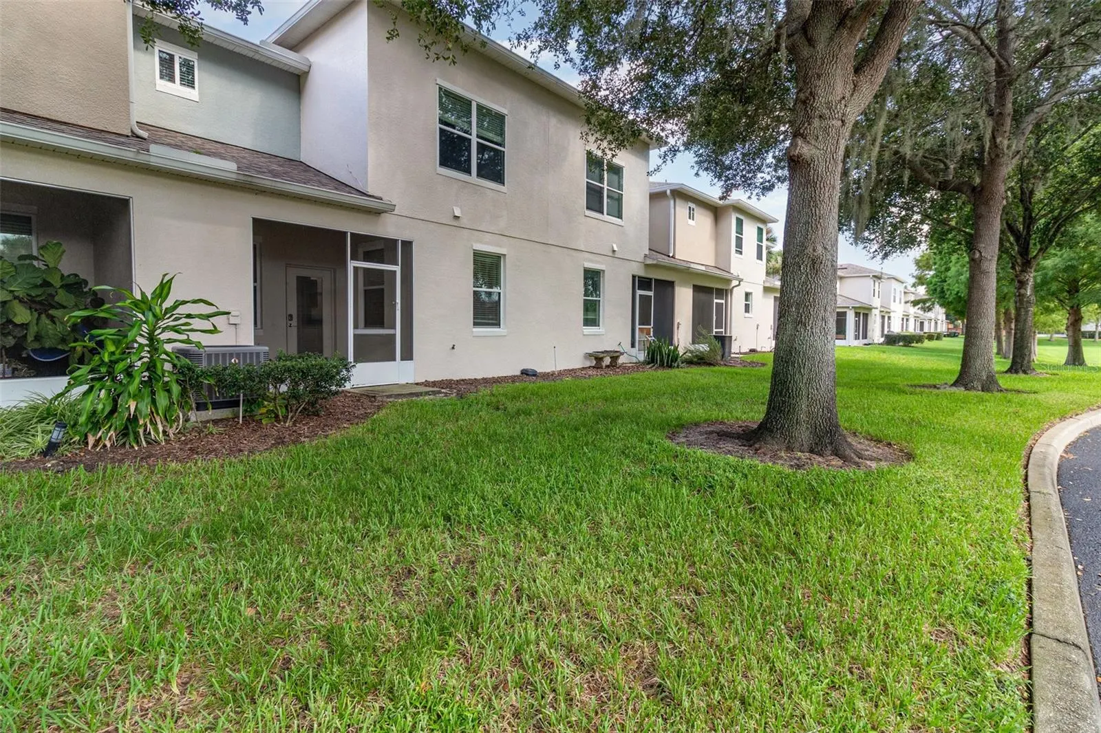 1224 PRIORY CIR