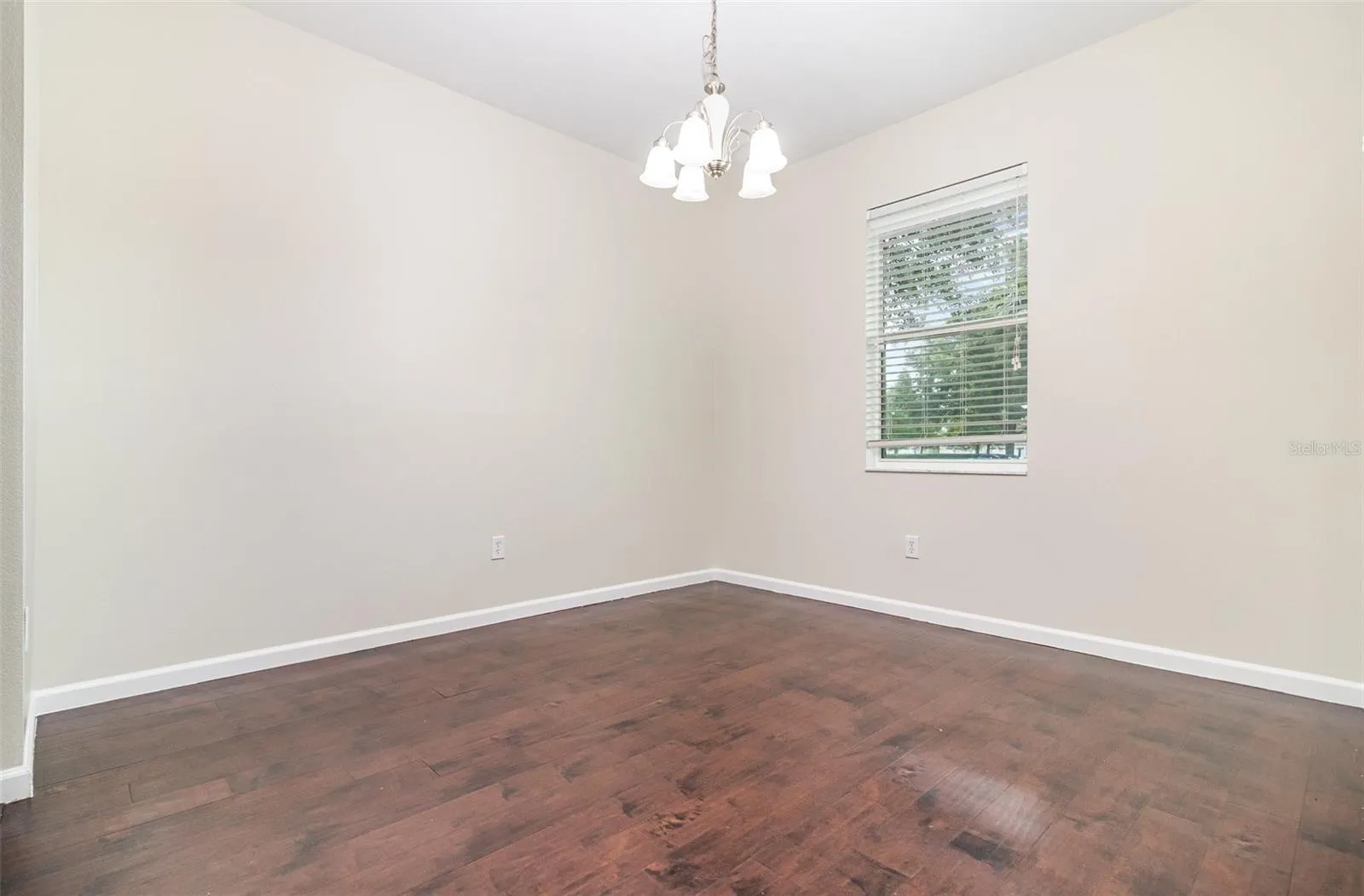 1224 PRIORY CIR