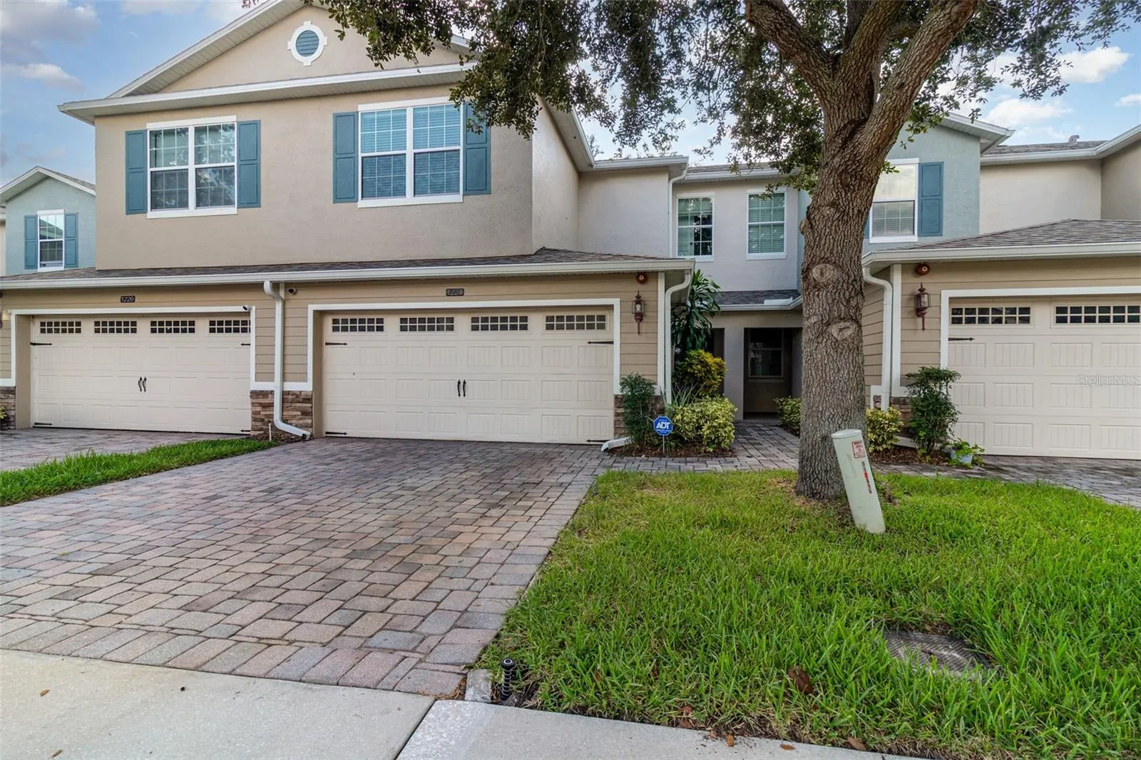 1224 PRIORY CIR