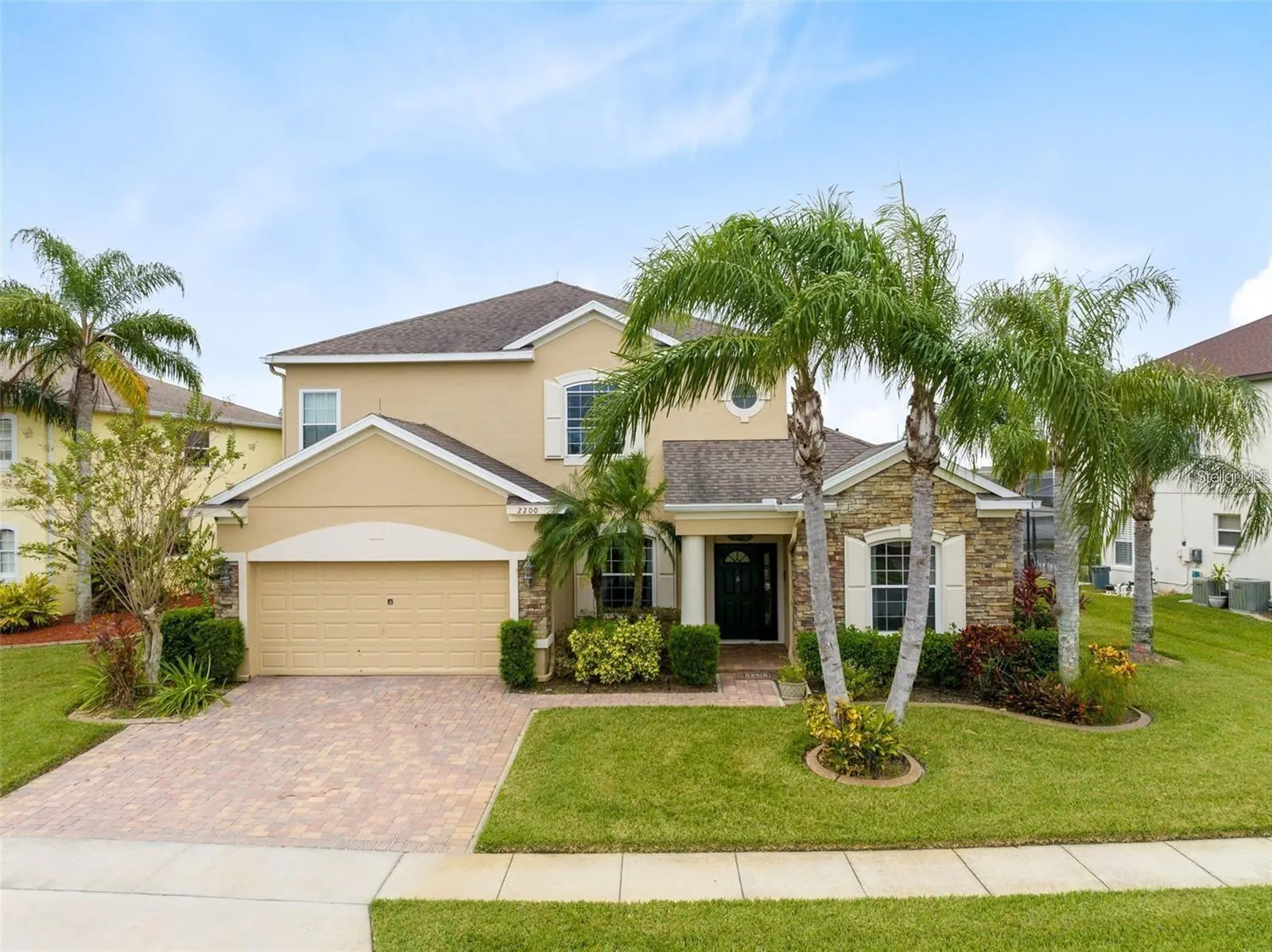 2200 THE OAKS BLVD