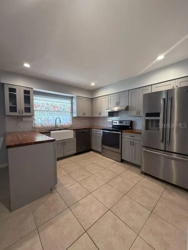 30 CORNWALL CT