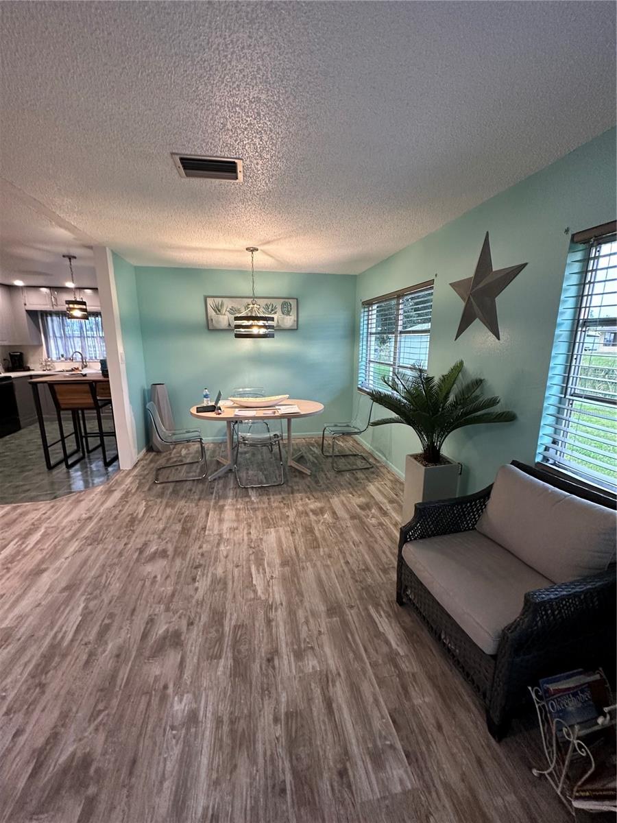 1432 LAKE DR W