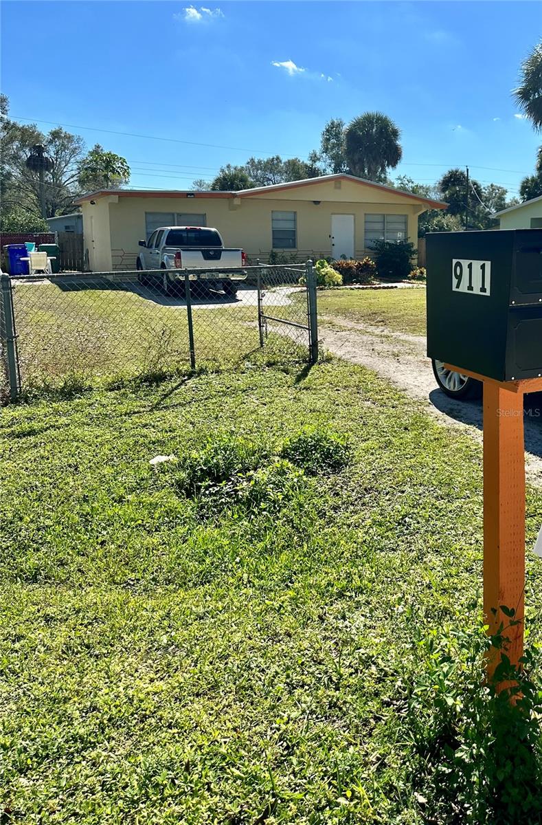 911 NW 12TH ST