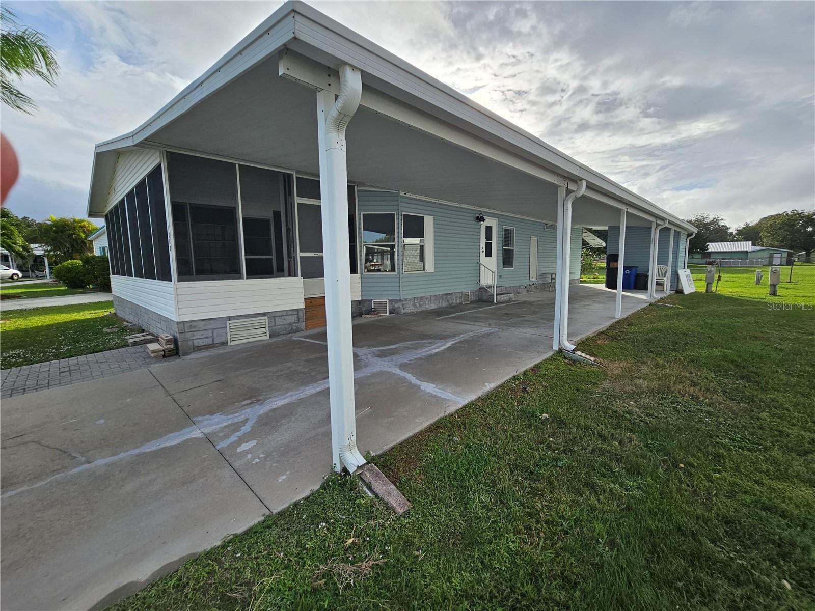 1703 SW 35TH CIR