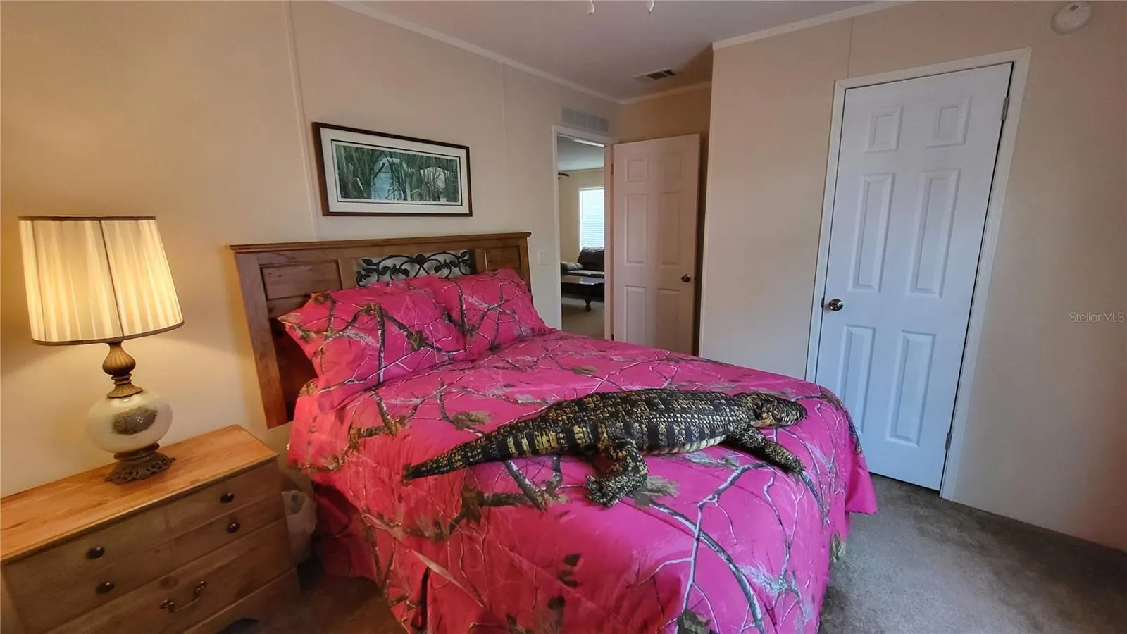 1084 ARVIN LN