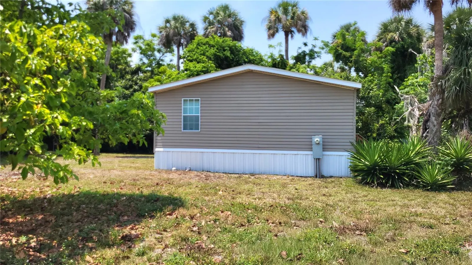 1084 ARVIN LN