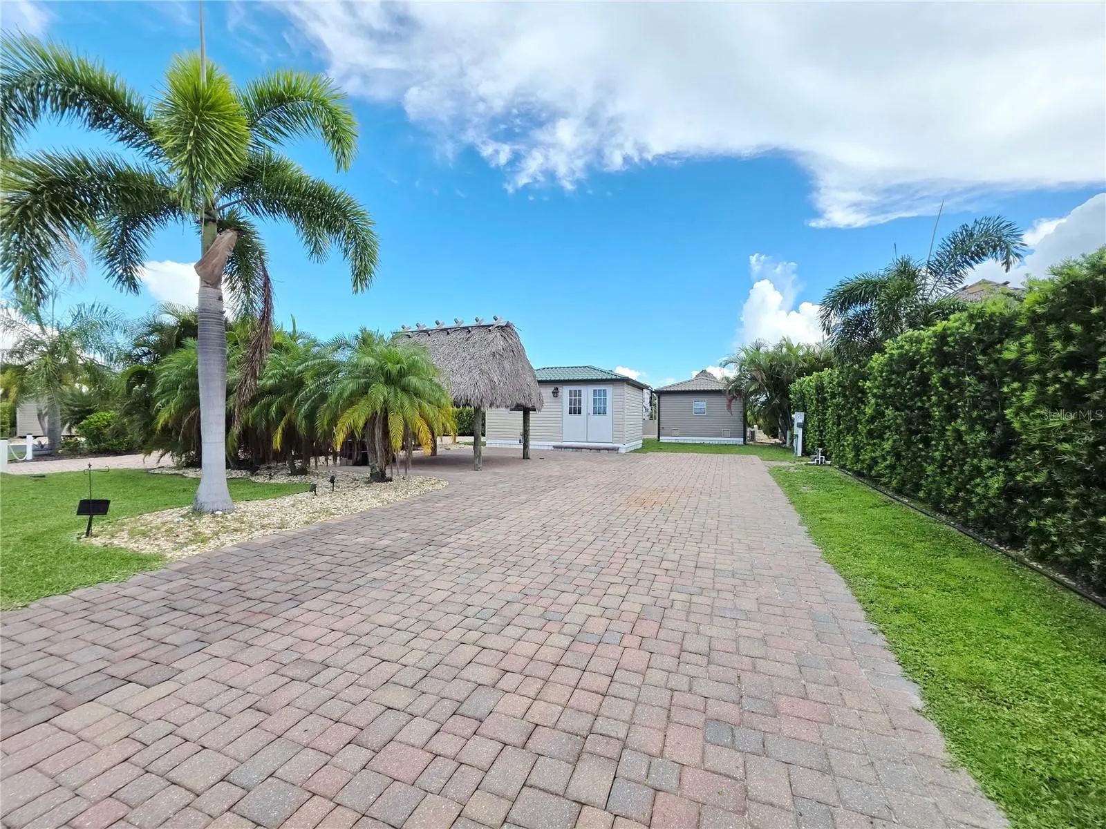 531 SW 39TH TRCE