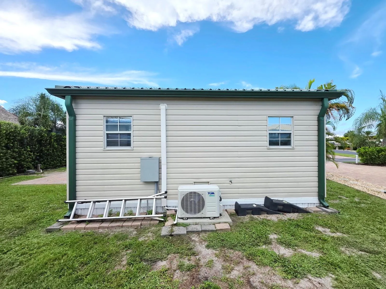 531 SW 39TH TRCE