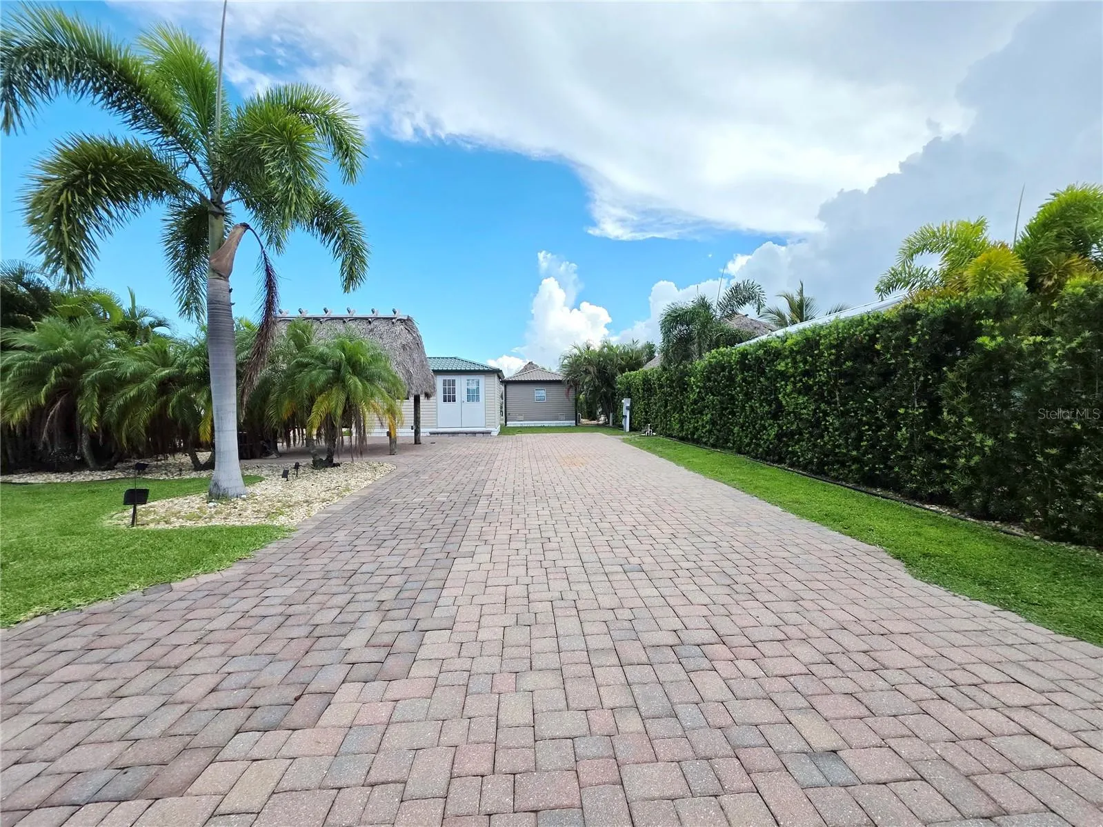 531 SW 39TH TRCE